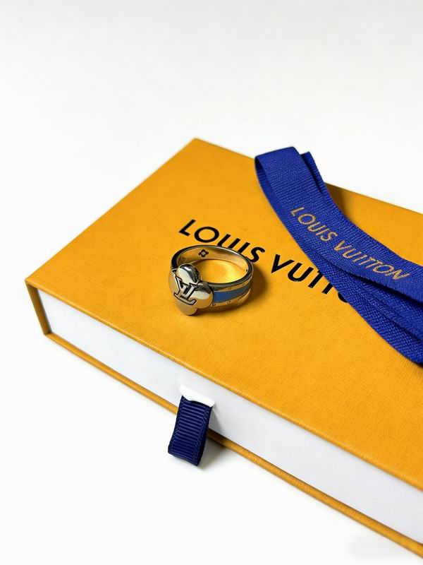 LV ring 01yxx22